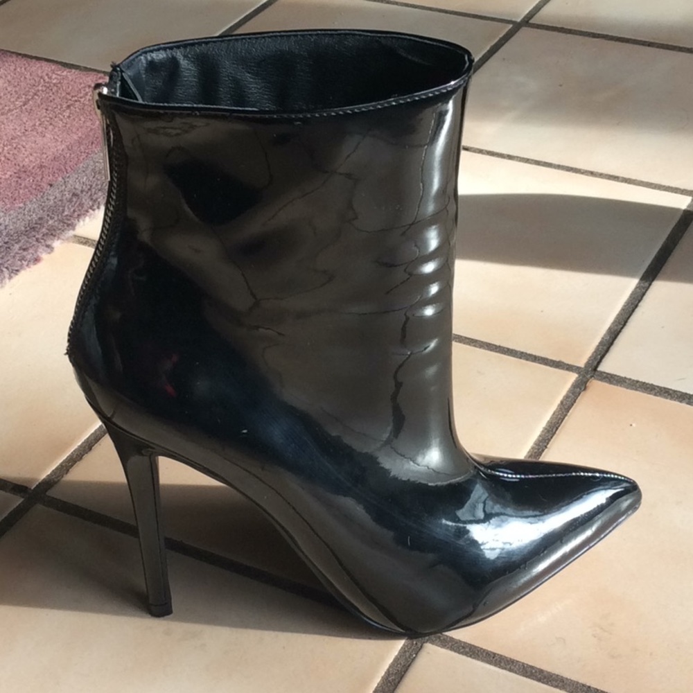 Boots - Picture 2 of 5